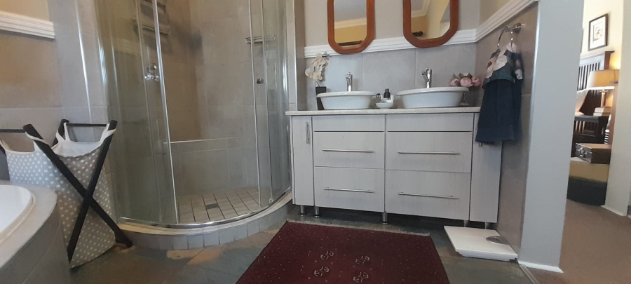 4 Bedroom Property for Sale in Wilkoppies North West